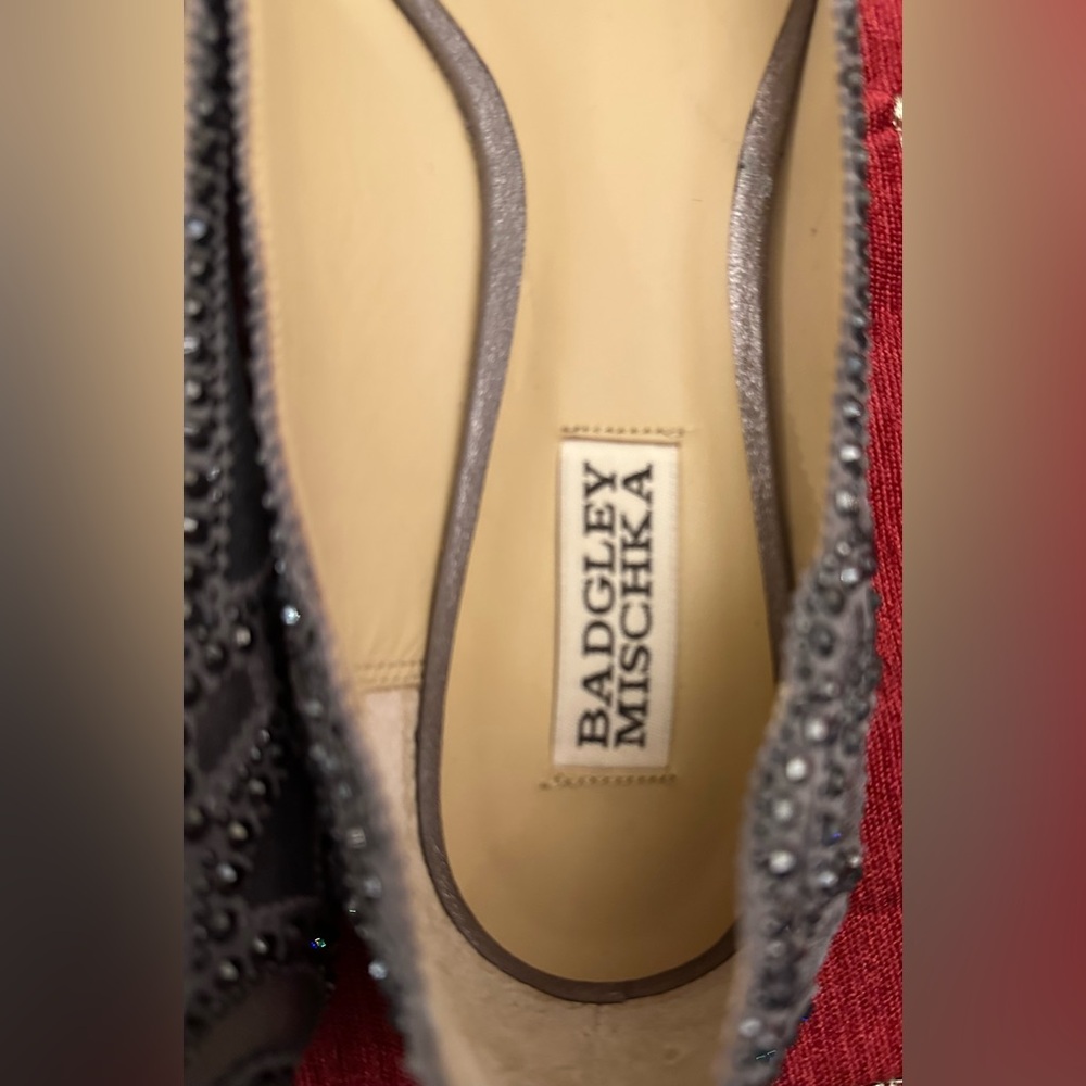 Badgley Mischka Gigi crystal-embellished pointed-toe flats - Size 8.5 - Picture 8 of 10